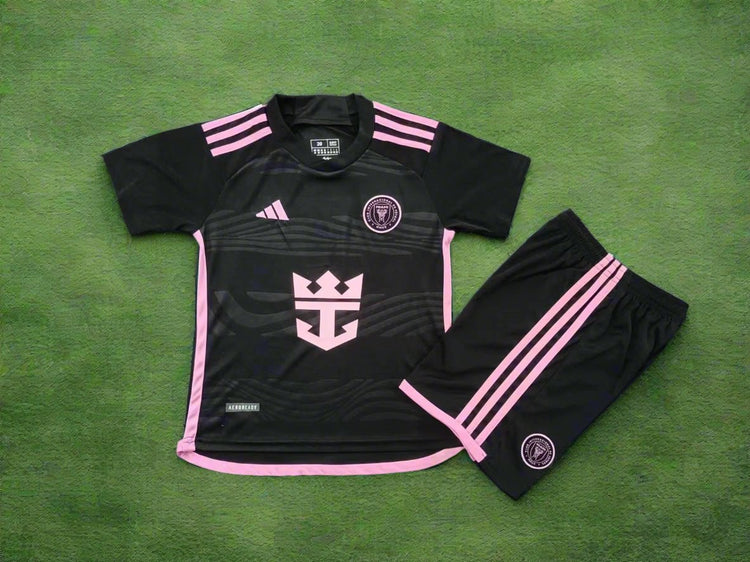 KIDS SOCCER KITS